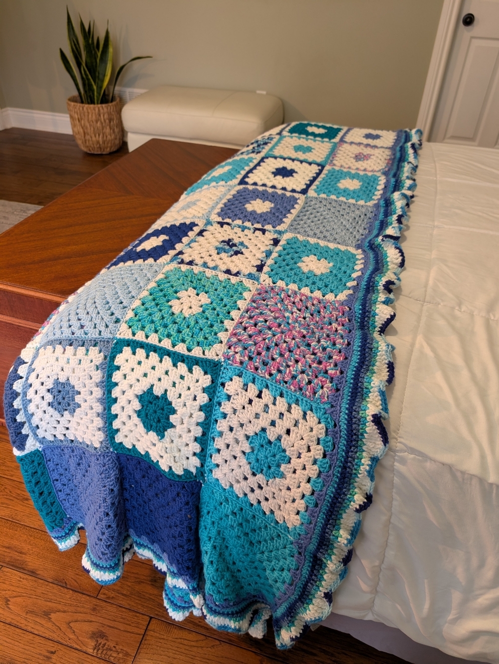 Vintage Handmade Crochet Granny Square Blanket Throw Blue White Aqua